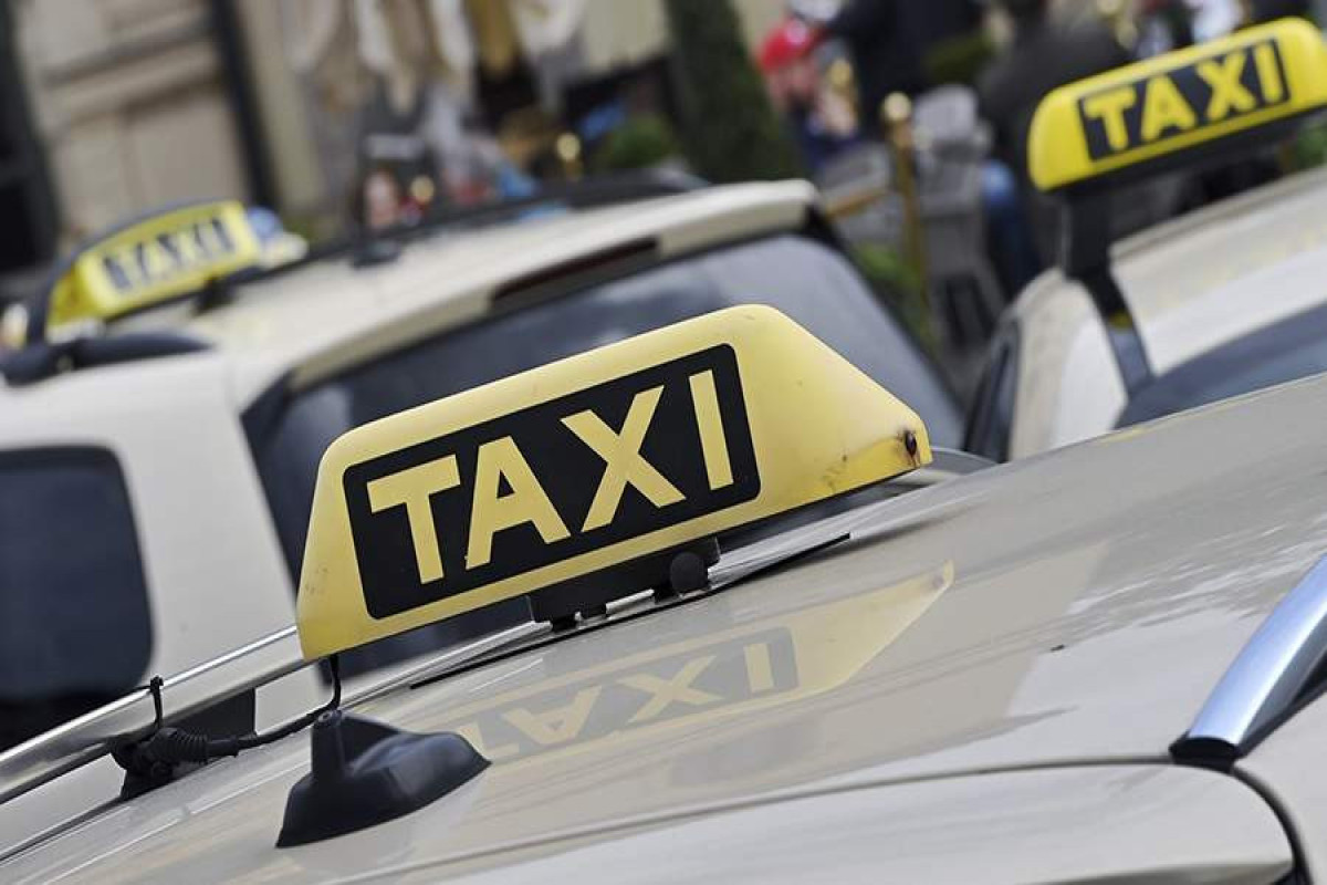 Nyu-Yorkda taksi sürücüsü səkidə 4 nəfəri vurub