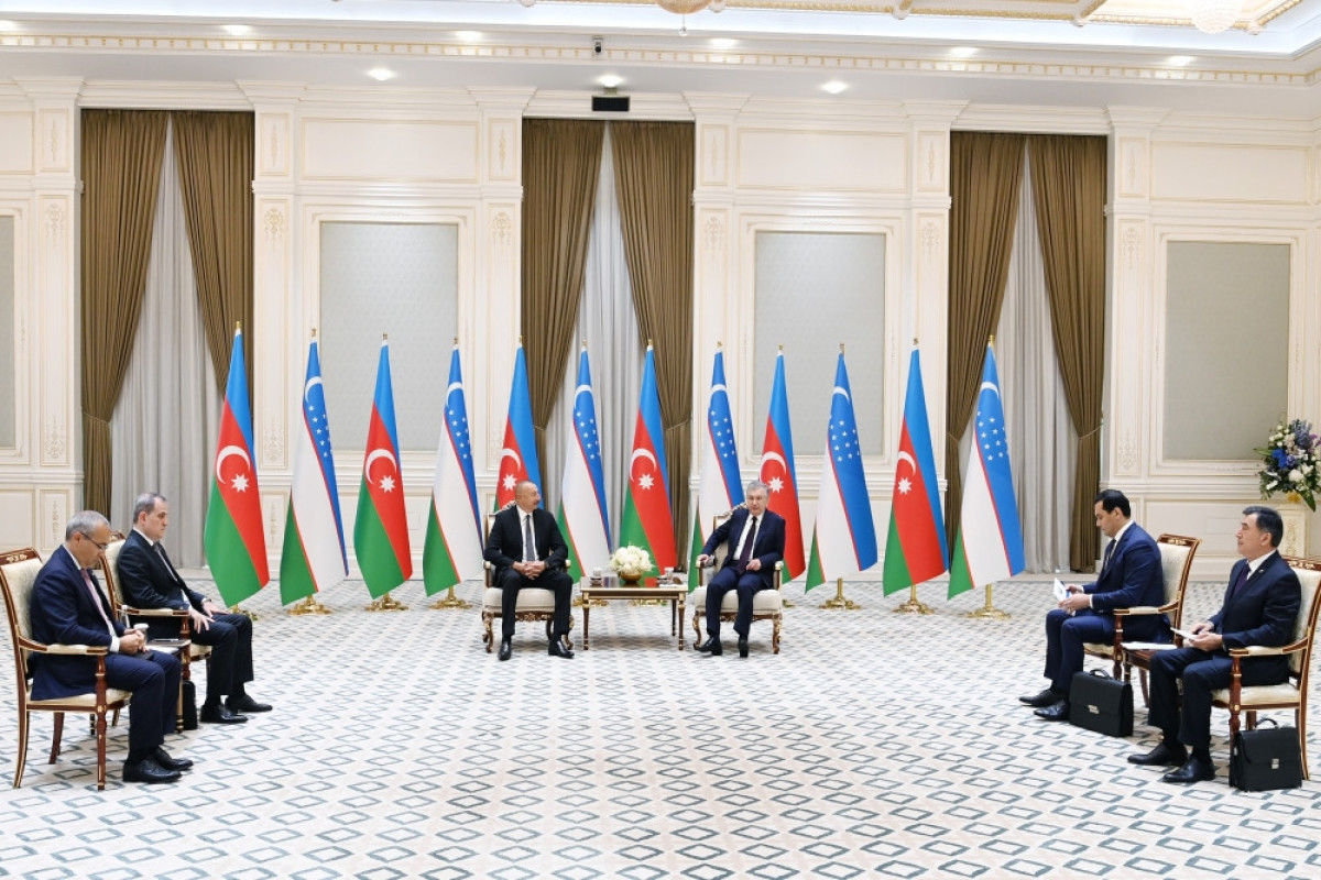 Состоялась встреча Президента Ильхама Алиева с Шавкатом Мирзиёевым в узком составе