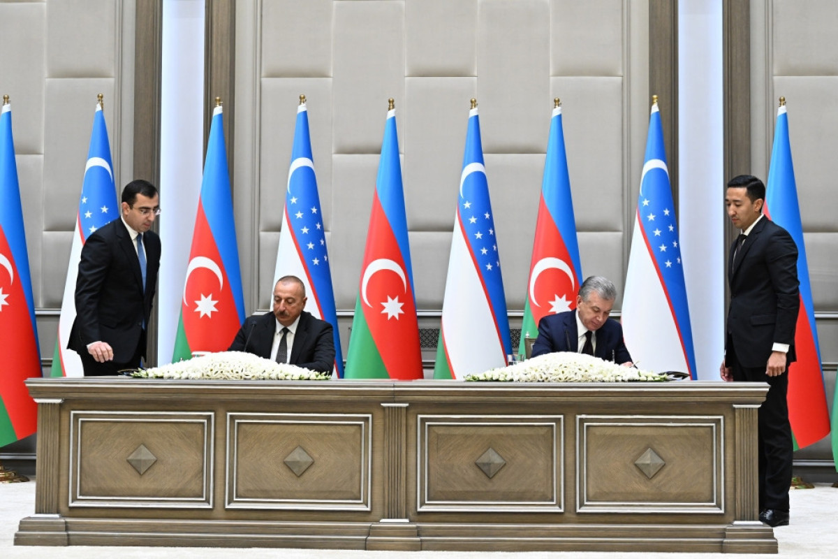 President of the Republic of Azerbaijan Ilham Aliyev and President of the Republic of Uzbekistan Shavkat Mirziyoyev