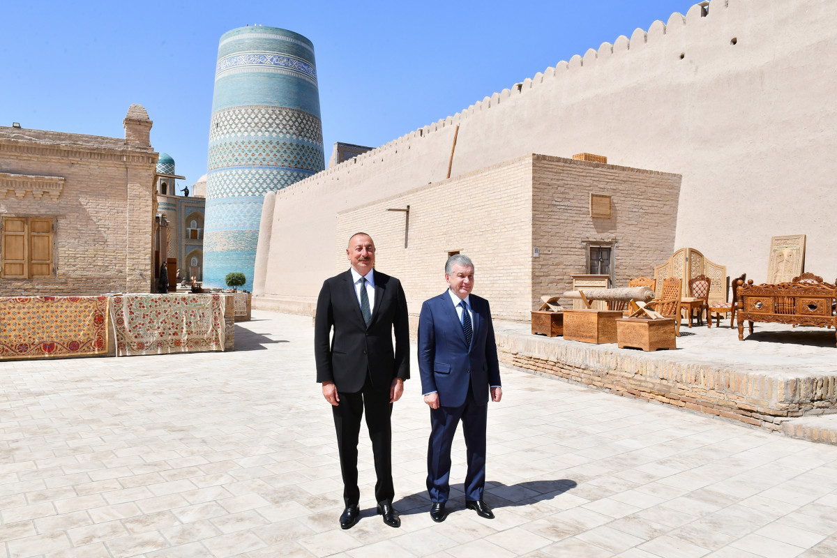 Президент Ильхам Алиев ознакомился с Государственным историко-архитектурным музеем Ичан-Кала