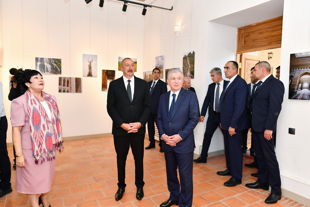 Президенты Азербайджана и Узбекистана посетили дворцовый комплекс «Нуруллабой» в Хиве