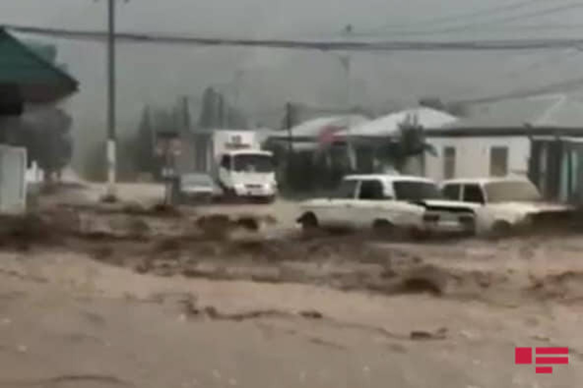 Сильные дожди вызвали наводнение в Геранбойском районе-ФОТО 