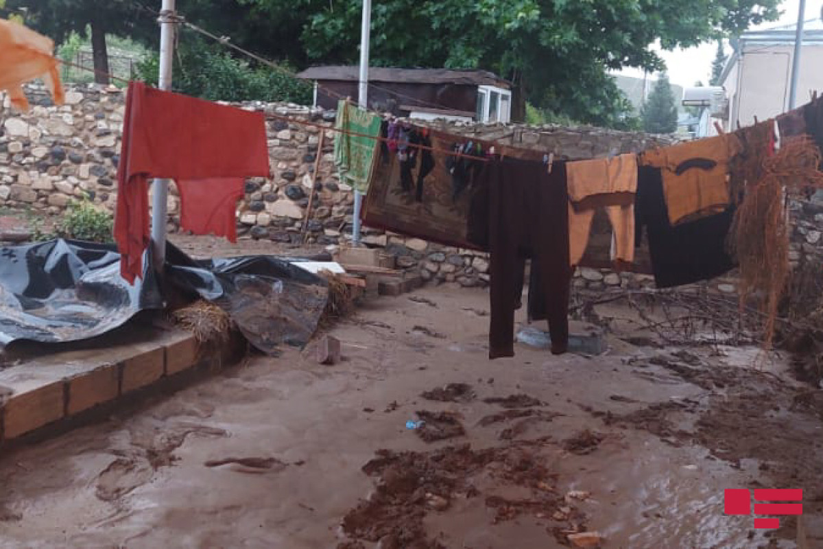 Сильные дожди вызвали наводнение в Геранбойском районе-ФОТО 