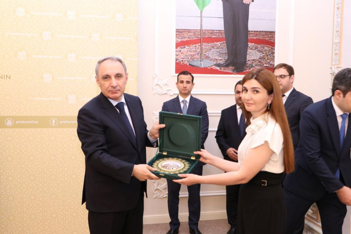 Baş Prokurorluqda dövlət qulluqçularına mükafatlar təqdim olunub