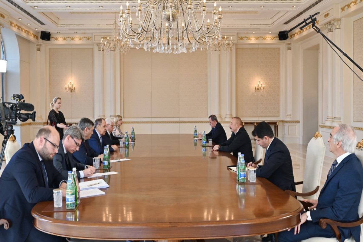Президент Ильхам Алиев принял Лаврова