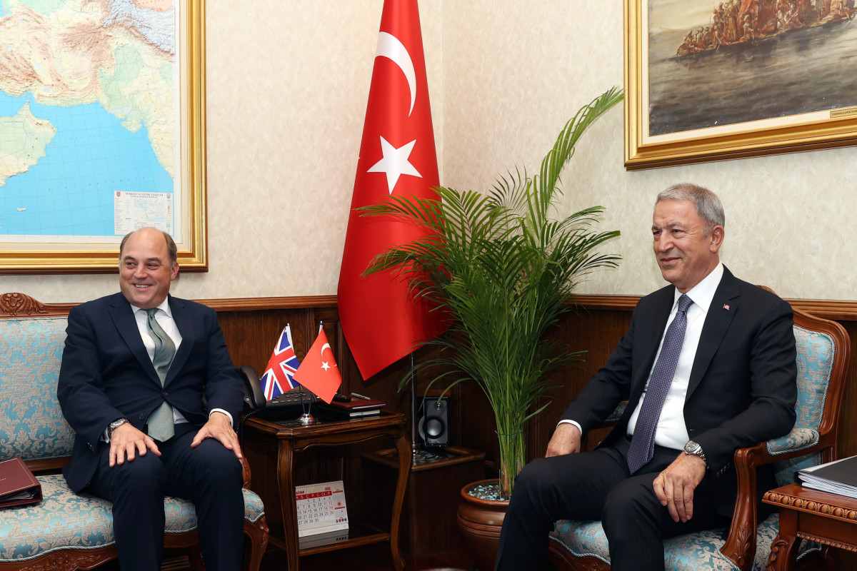 Turkish National Defense Minister Hulusi Akar and British Defense Minister Ben Wallace