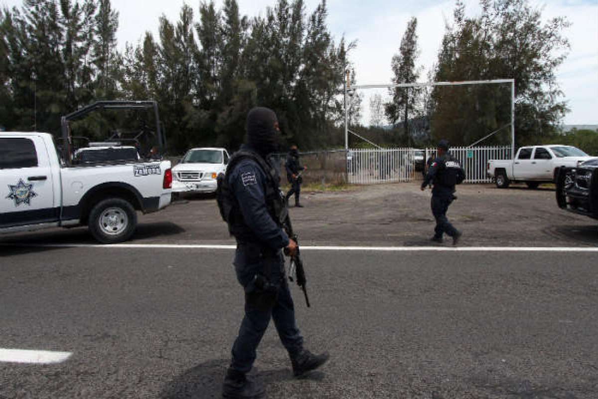 12 dead after clash between police, armed civilians in Mexico