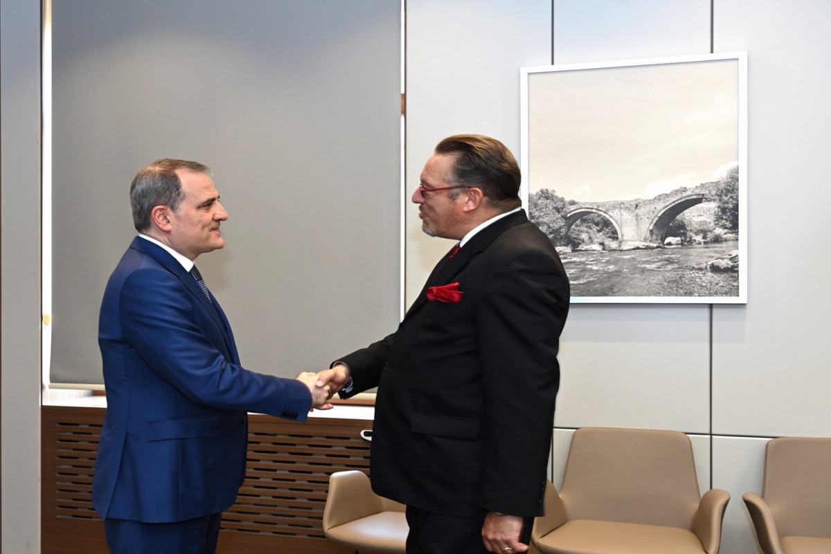 Джейхун Байрамов встретился с послами Австрии и Германии, завершившими деятельность в Азербайджане