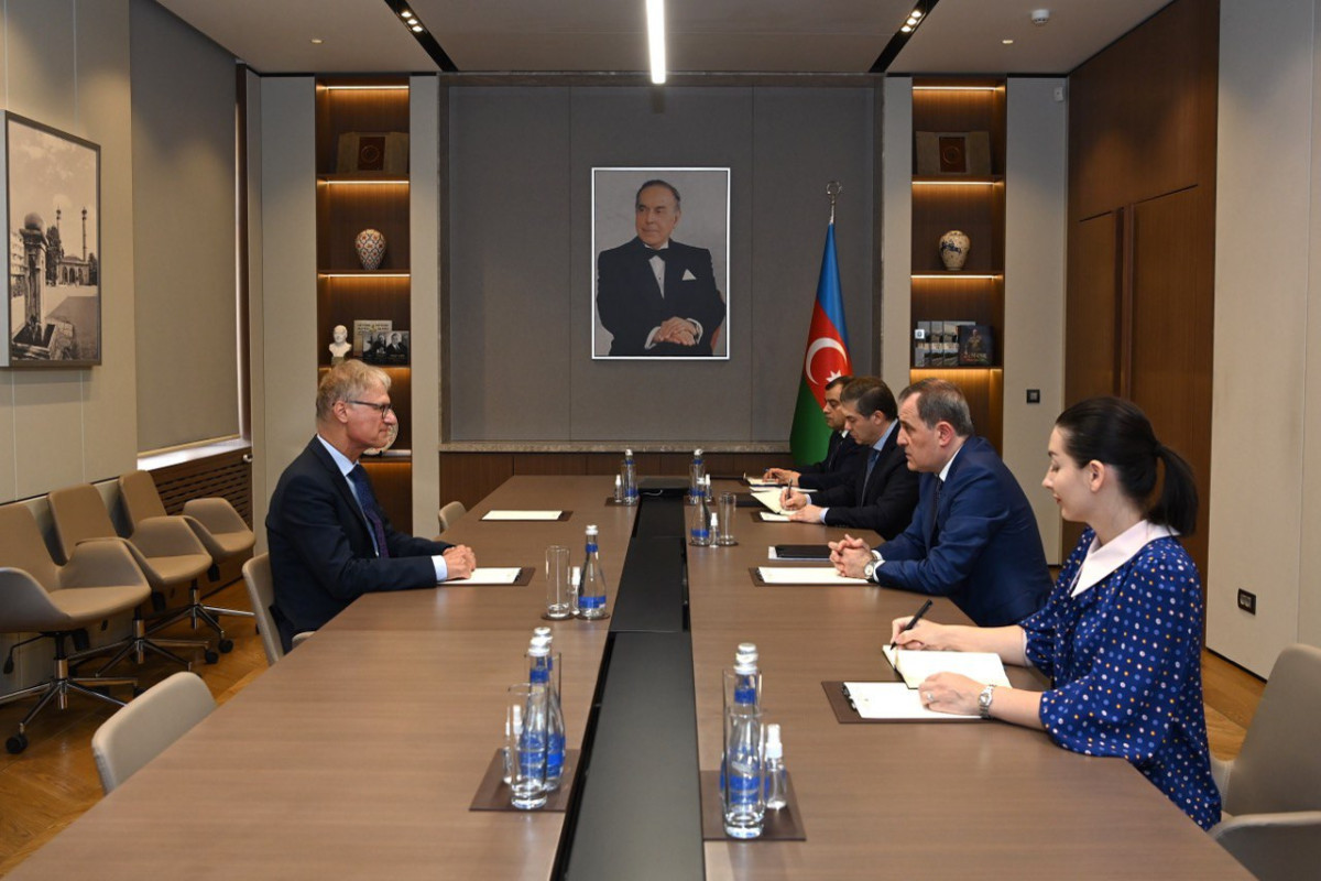 Джейхун Байрамов встретился с послами Австрии и Германии, завершившими деятельность в Азербайджане