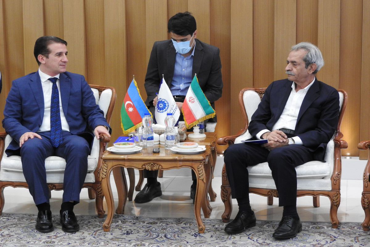 Посол Азербайджана в Иране встретился с Гуламгусейном Шафеи
