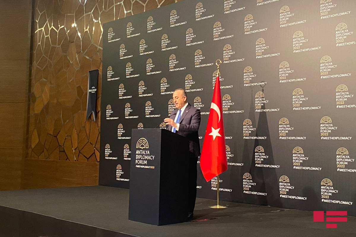Çavuşoğlu İran XİN rəhbəri ilə Azərbaycana səfərini müzakirə edib