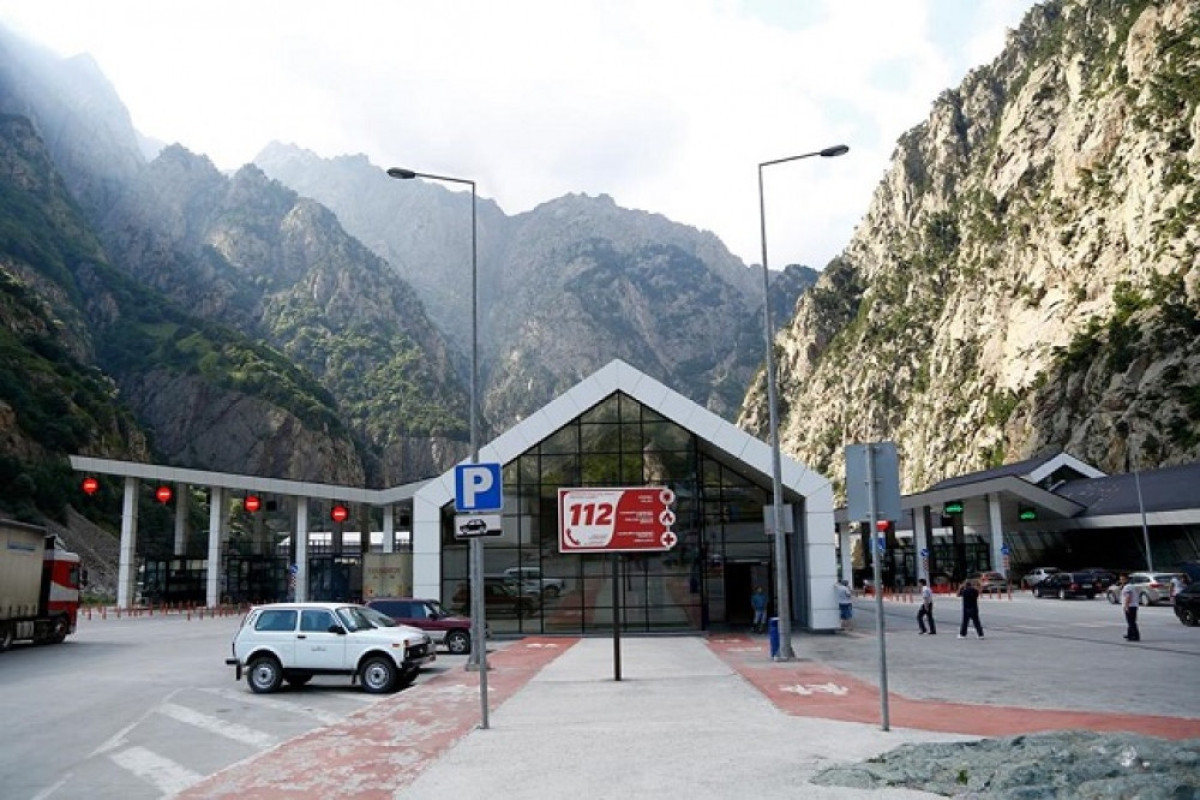 Восстановлено движение транспорта в направлении КПП Ларс в Грузии