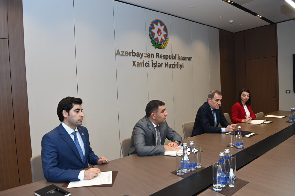 Джейхун Байрамов встретился с председателем Фонда просвещения Турции