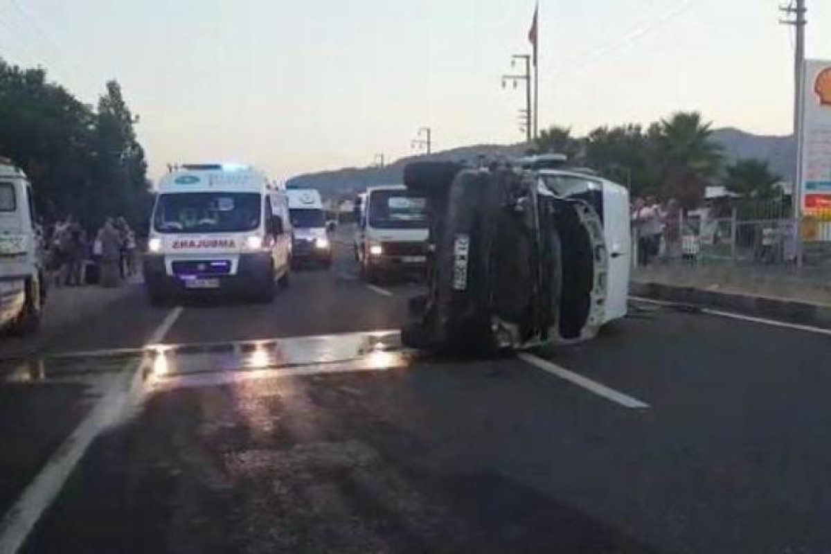 ДТП в Грузии: столкнулись микроавтобусы с туристами, один человек погиб
