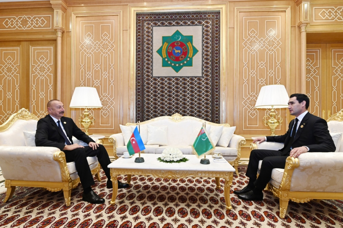 Президенты Азербайджана и Туркменистана встретились в Ашгабаде