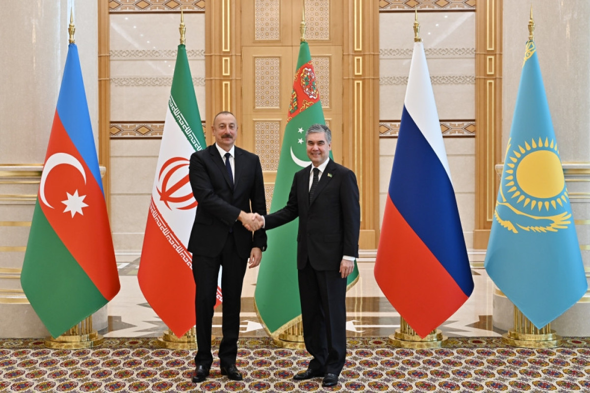 Президент Ильхам Алиев встретился с Гурбангулу Бердымухамедовым