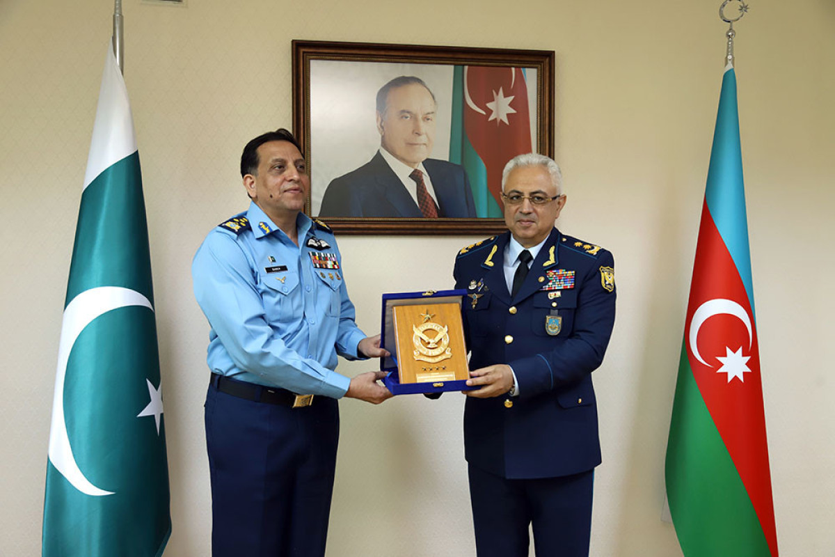 The issues of expanding cooperation between the Air Forces of Azerbaijan and Pakistan were discussed