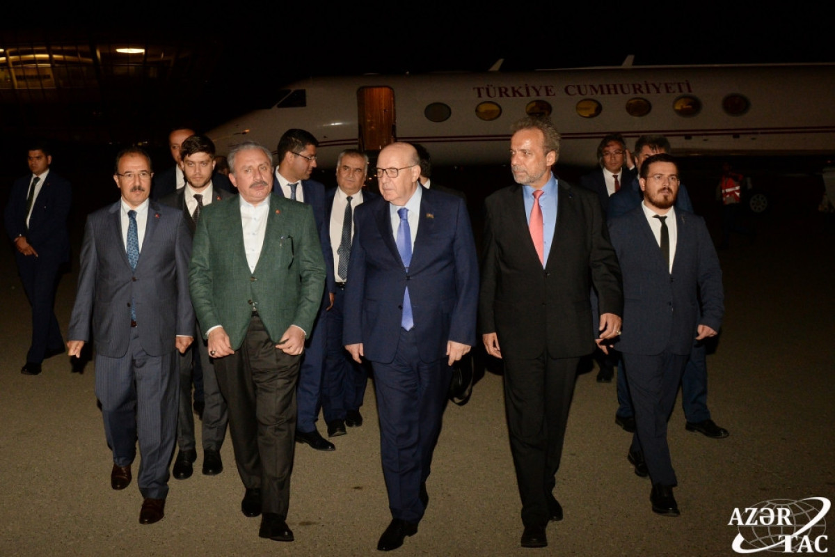 Председатель Великого Национального собрания Турции прибыл с визитом в Азербайджан