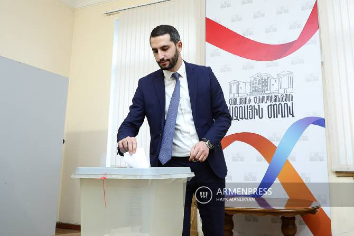 Ermənistanda prezident seçkilərinin ikinci turu keçirilir - YENİLƏNİB 