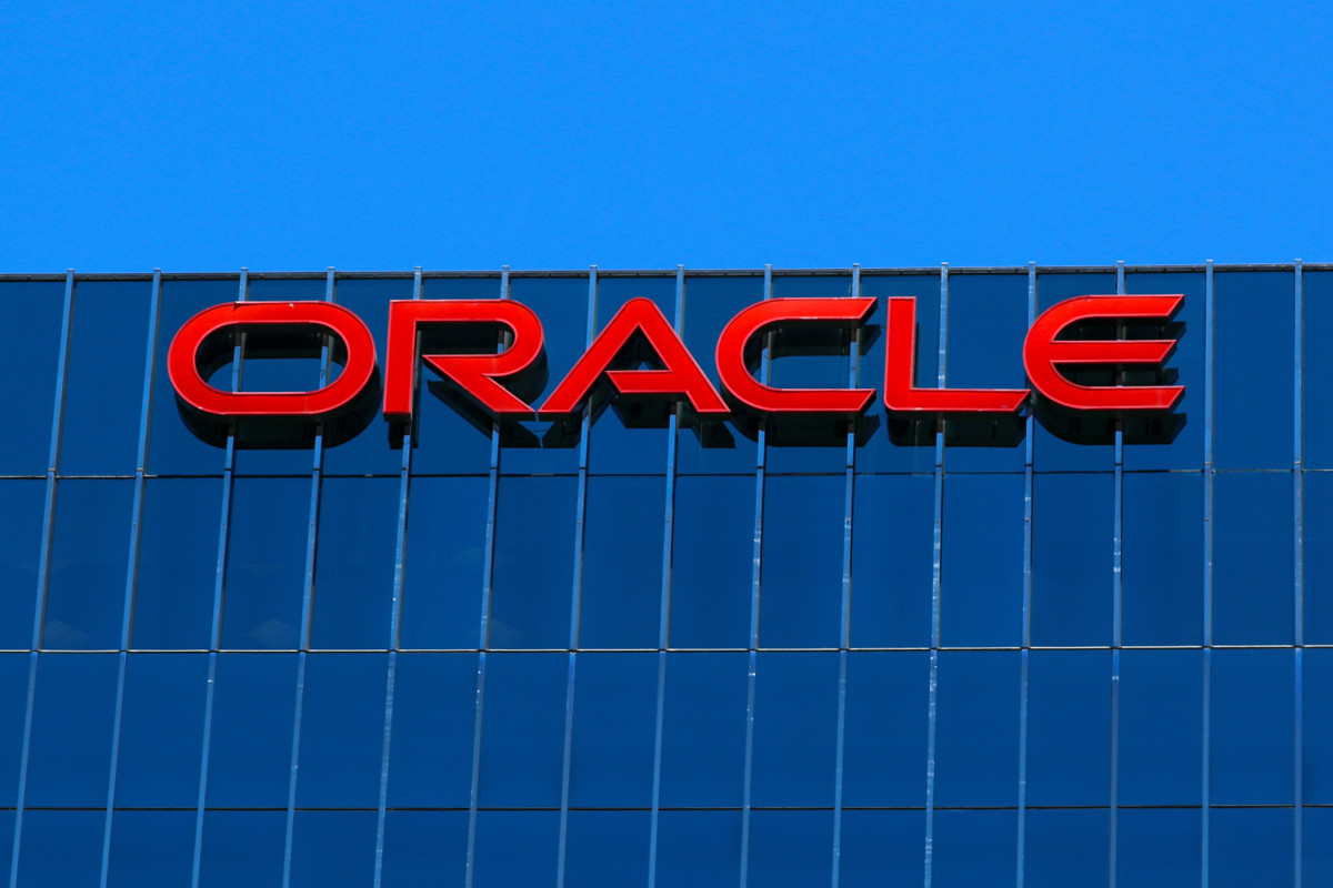 "Oracle" Rusiyada fəaliyyətini dayandırıb