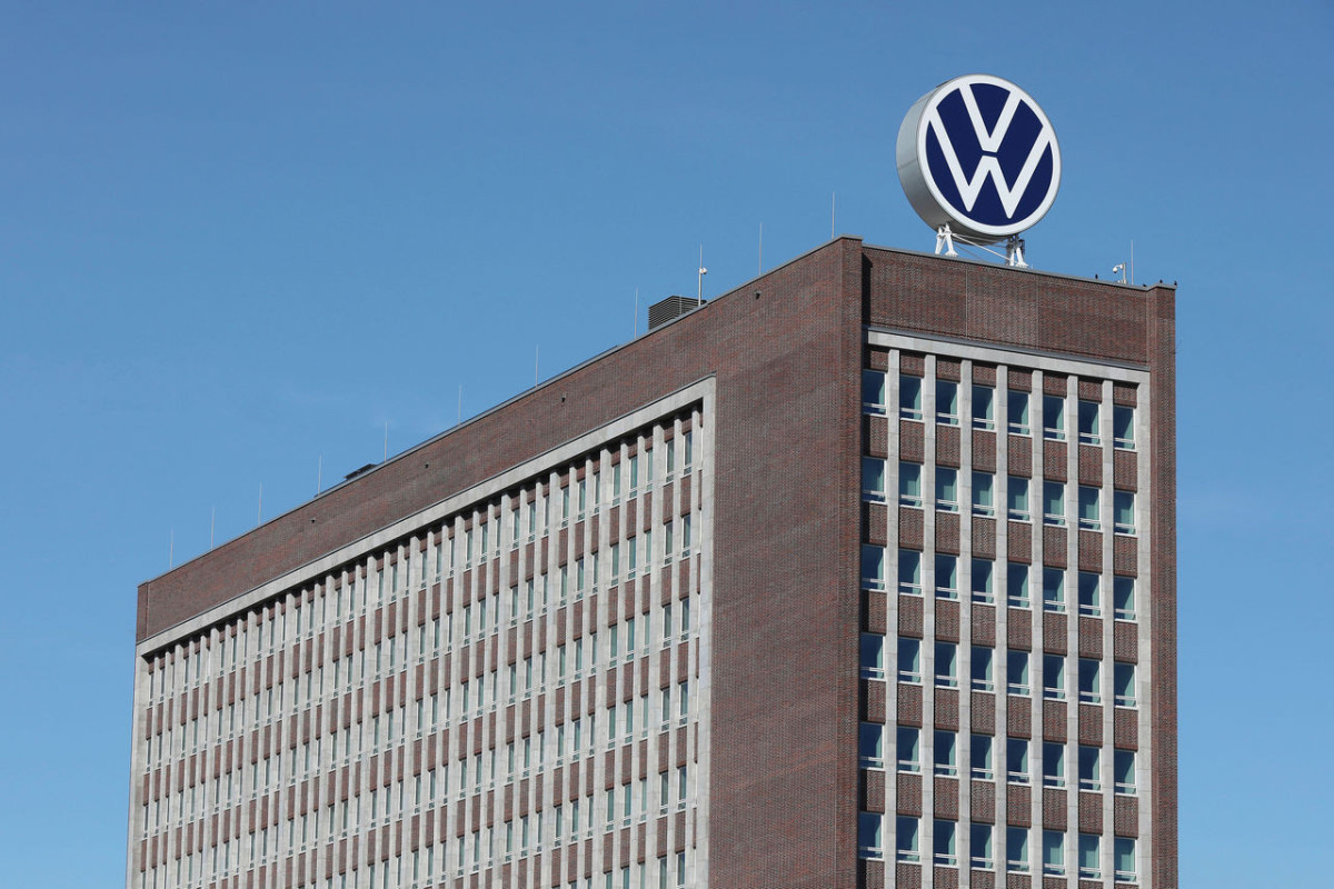"Volkswagen" Rusiyada avtomobil istehsalını dayandırır