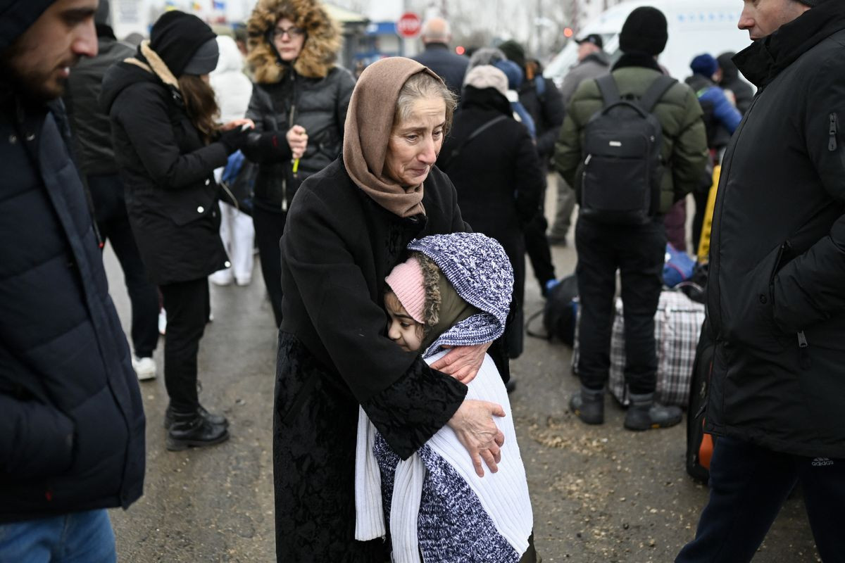BMT QAK: 4 milyona yaxın insan Ukraynanı tərk edə bilər