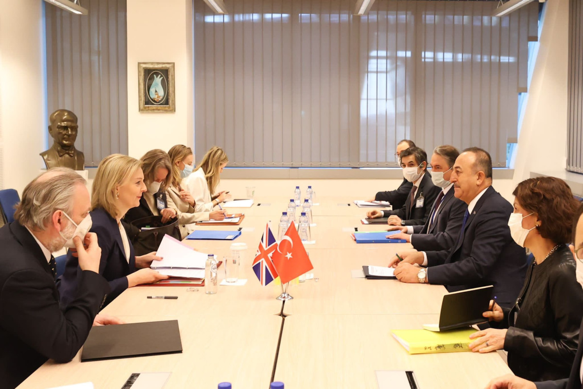 Mövlud Çavuşoğlunun Liz Trassla görüşü