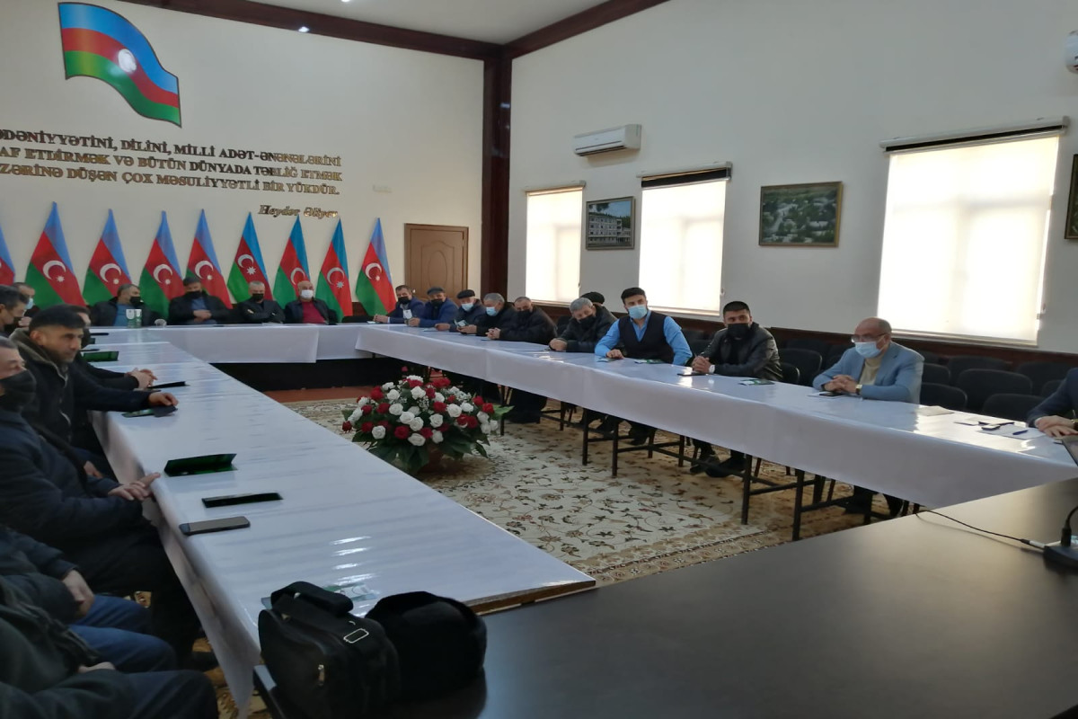 Qarabağ və Şərqi Zəngəzur iqtisadi rayonlarının sahibkarları ilə görüş keçirilib