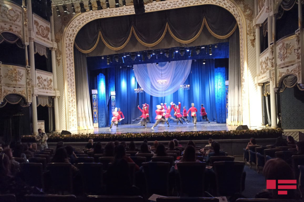 Musiqili Teatrda "Qadın gülərsə" adlı tədbir keçirilib - FOTO 