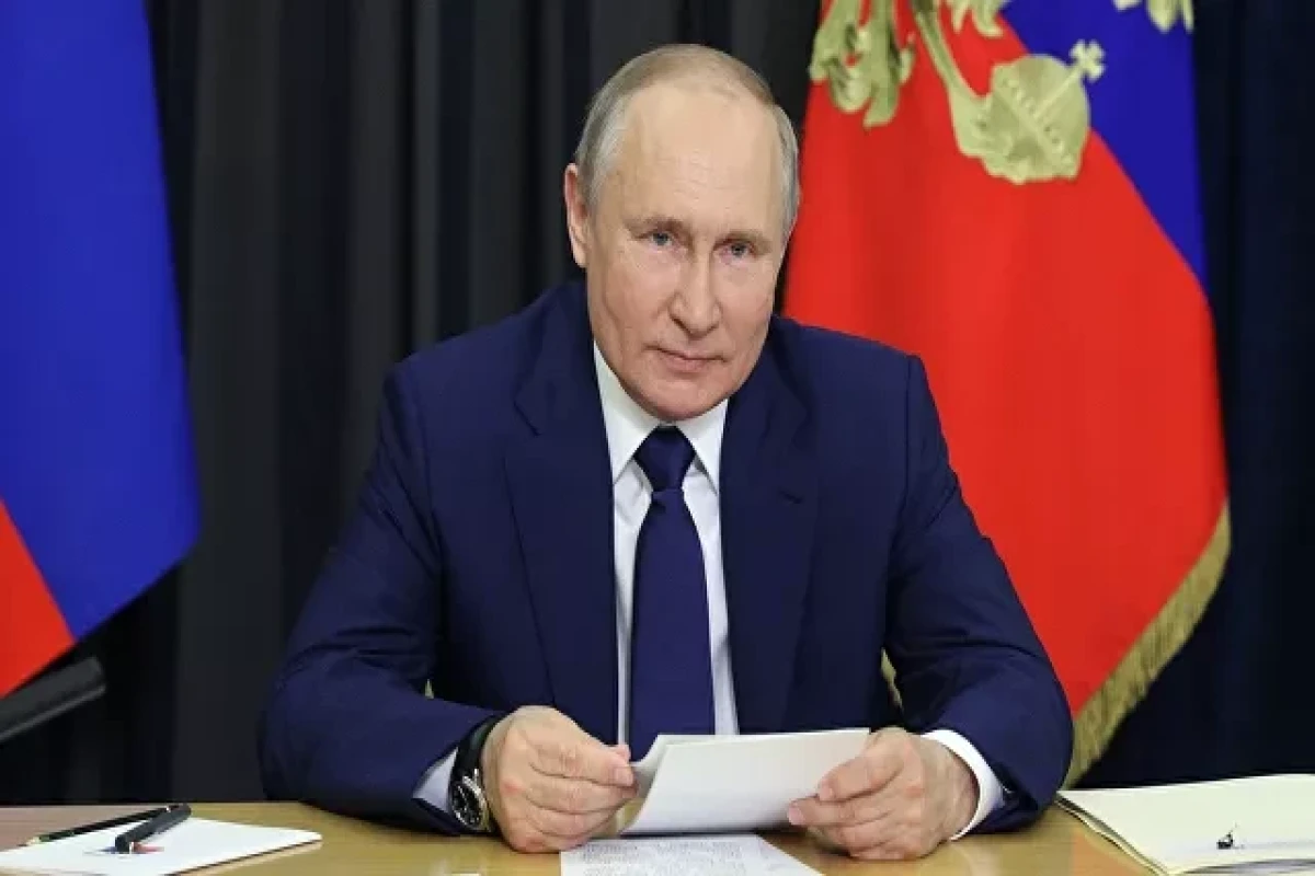 Putin Qərbin Ukrayna ilə bağlı mövqeyini absurd teatrı hesab edir