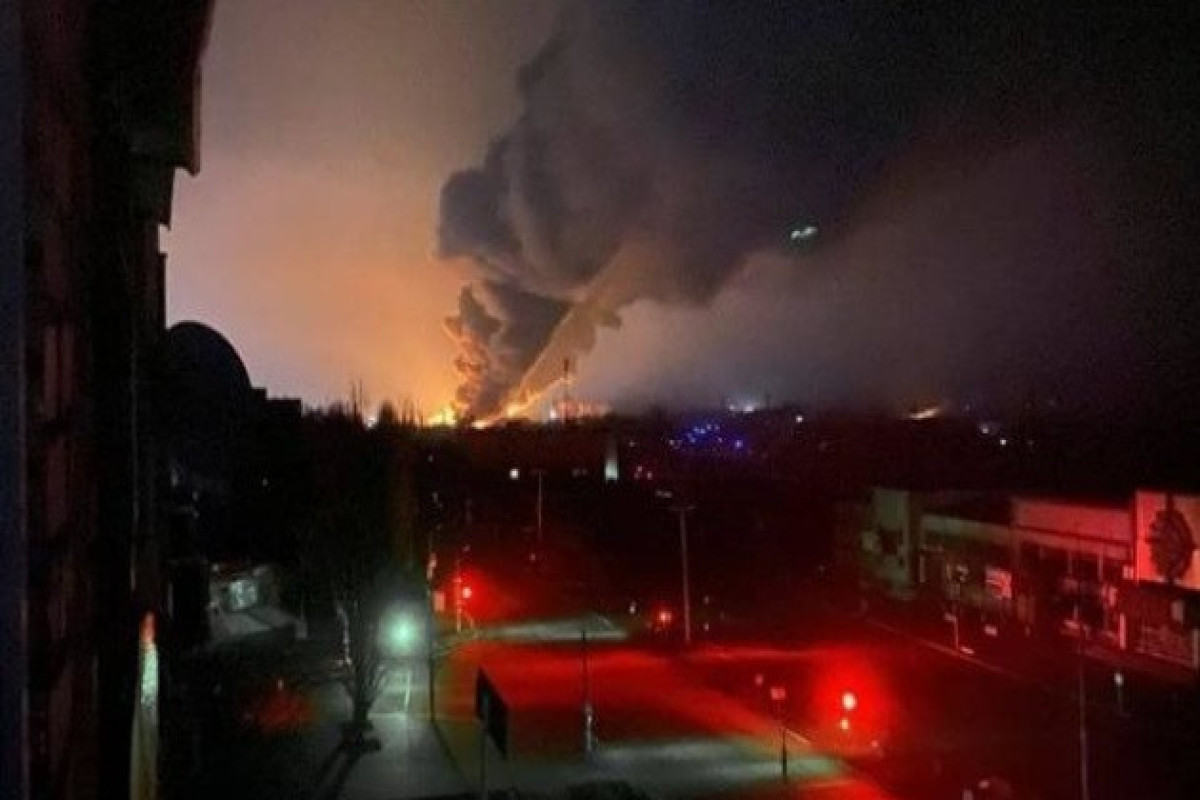 Ukraynanda neft bazasında baş verən yanğın söndürülüb