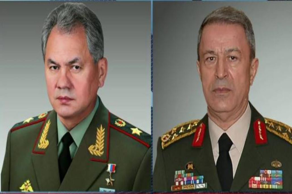 Rusiya Müdafiə naziri Sergey Şoyqu və Türkiyə Milli Müdafiə naziri Hulusi Akar