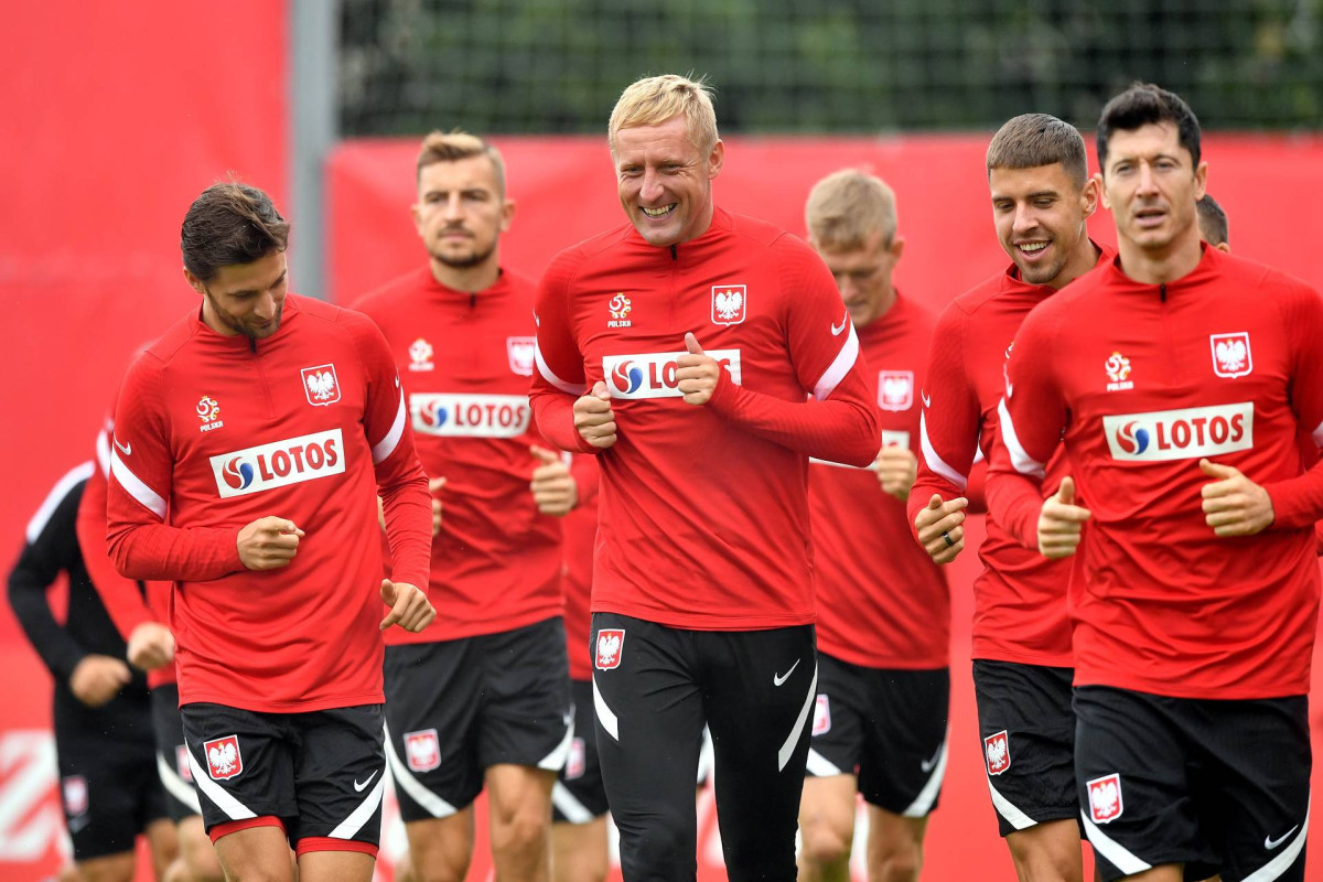 Polşa millisi avtomatik olaraq futbol üzrə DÇ-da "pley-off"a yüksəlib
