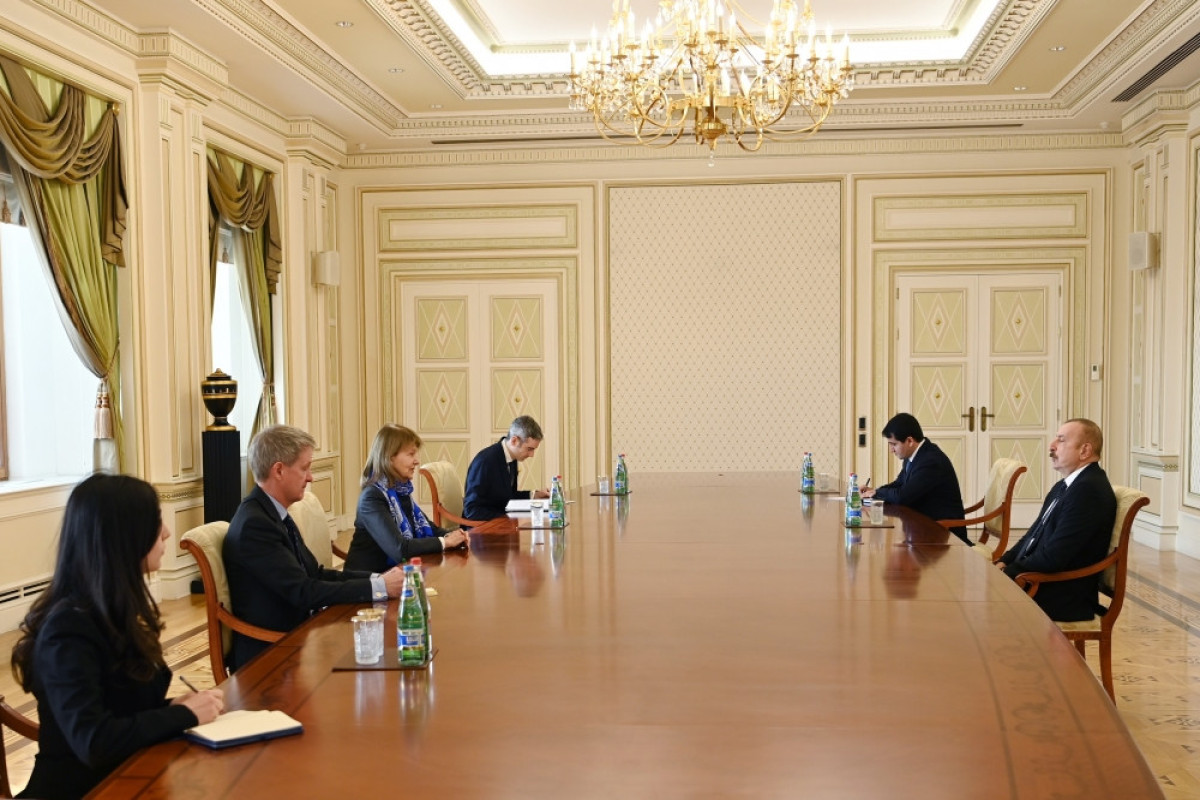 President Ilham Aliyev received UK Prime Minister