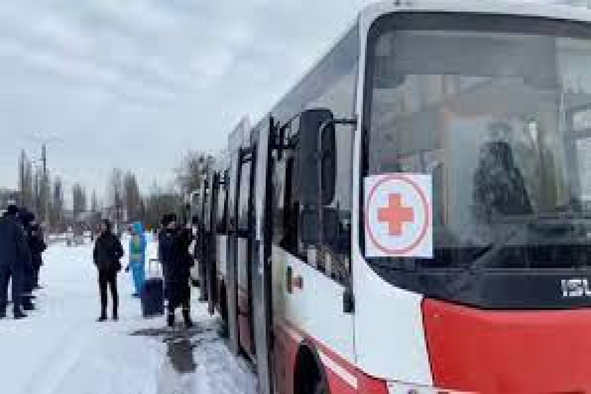 Ukrainians say evacuation convoy blocked