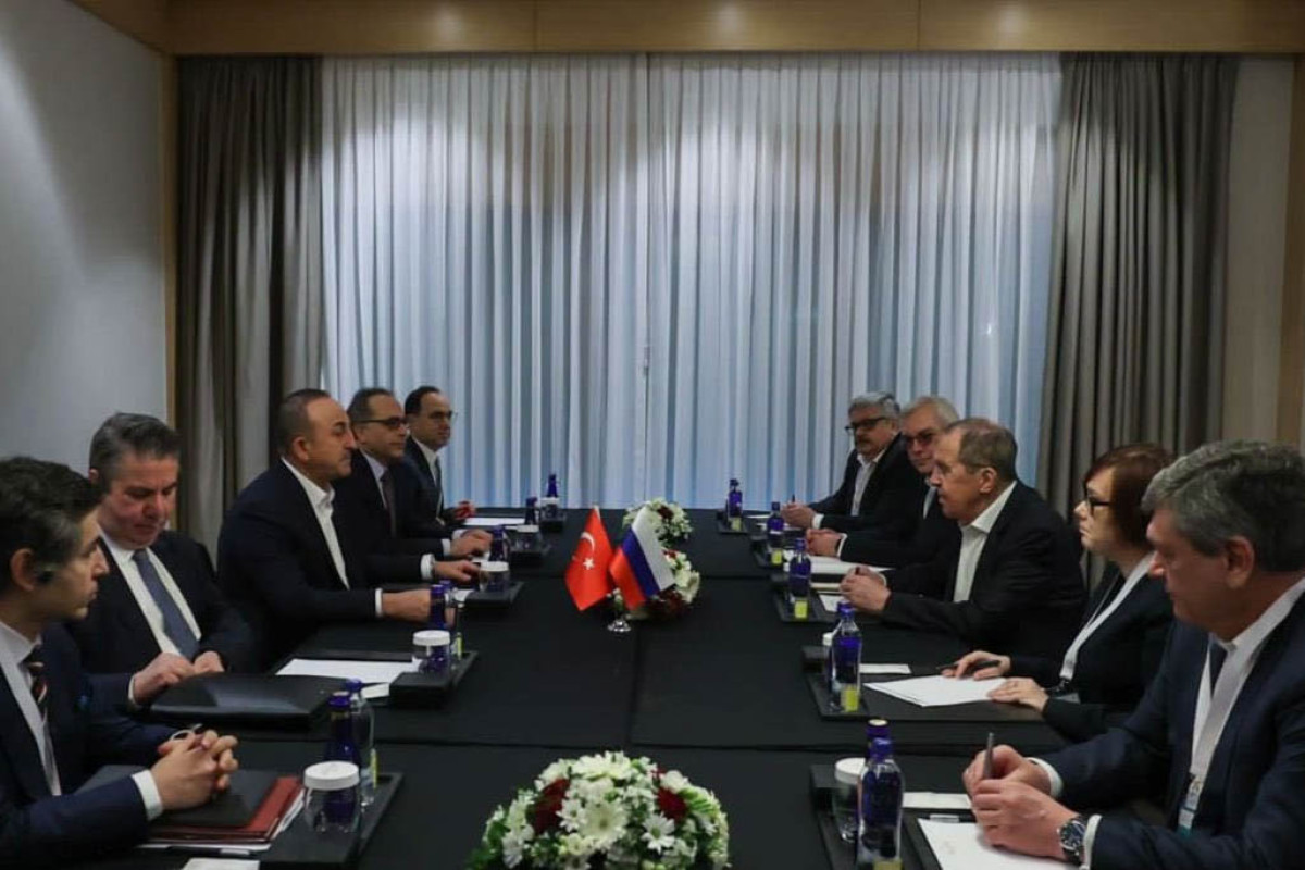 Lavrov Çavuşoğlu ilə görüşüb