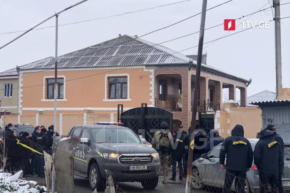 Polis Tbilisidə əməliyyat keçirib, 10-dan çox şəxs saxlanılıb