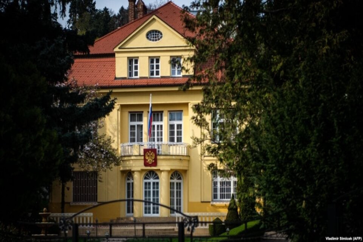 Slovakiya Rusiya səfirliyinin üç əməkdaşını ölkədən çıxarır