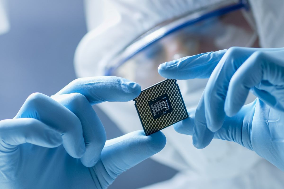 "Intel" Avropada çip istehsalına 33 mlrd. avrodan çox sərmayə yatıracaq