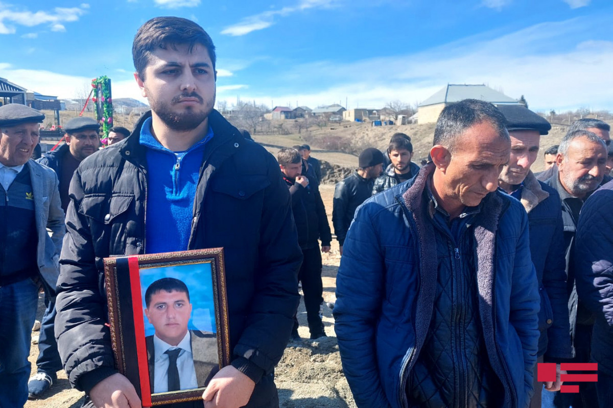 ​​​​​​​Ukraynada öldürülən azərbaycanlıların dəfni