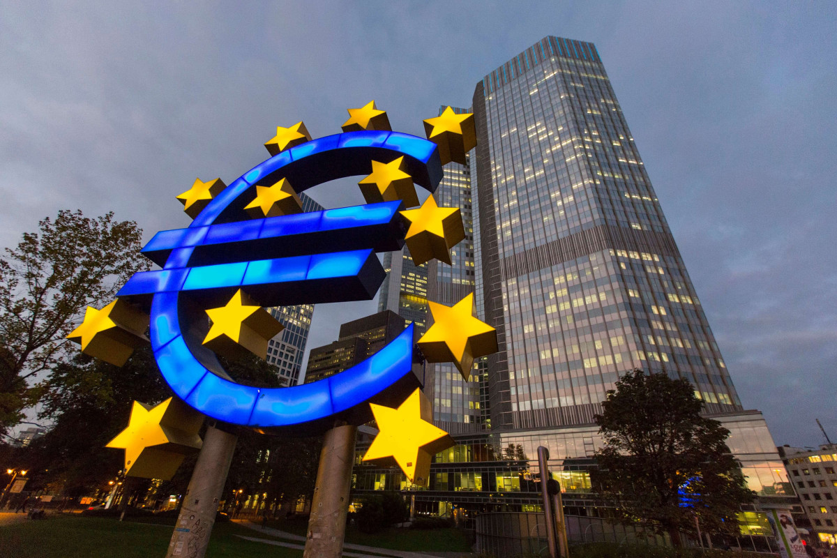 Avropa Mərkəzi Bankı Aİ rezidenti olan rusiyalıları nəzarətə götürüb