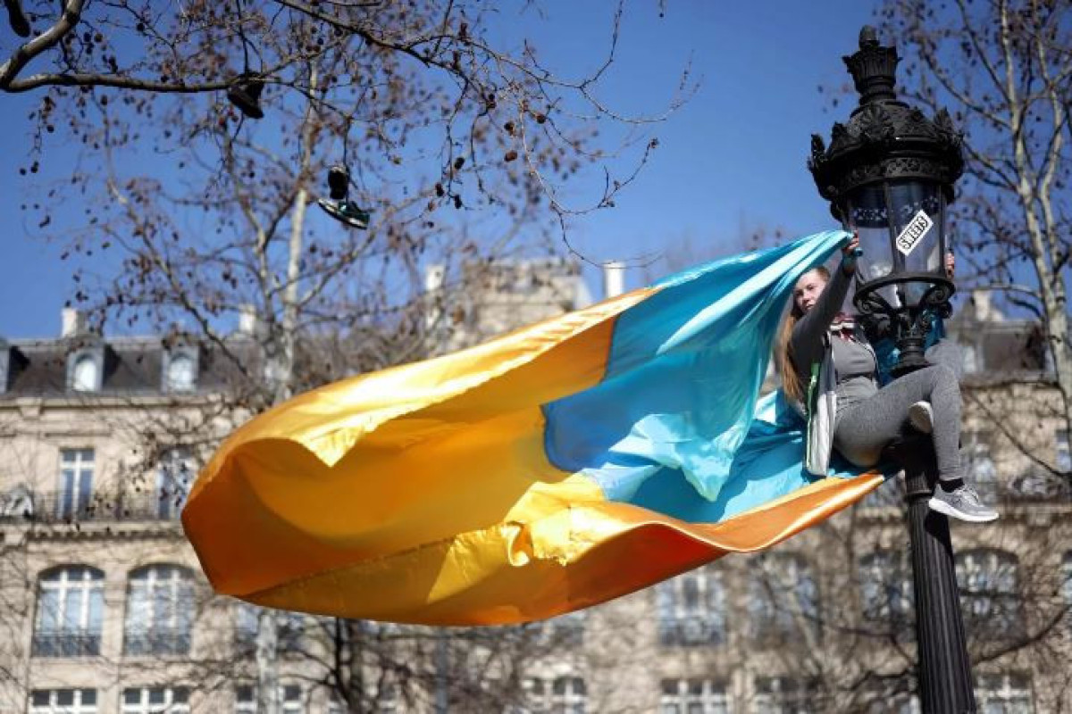 Fransada Ukraynaya dəstək aksiyası keçirilib