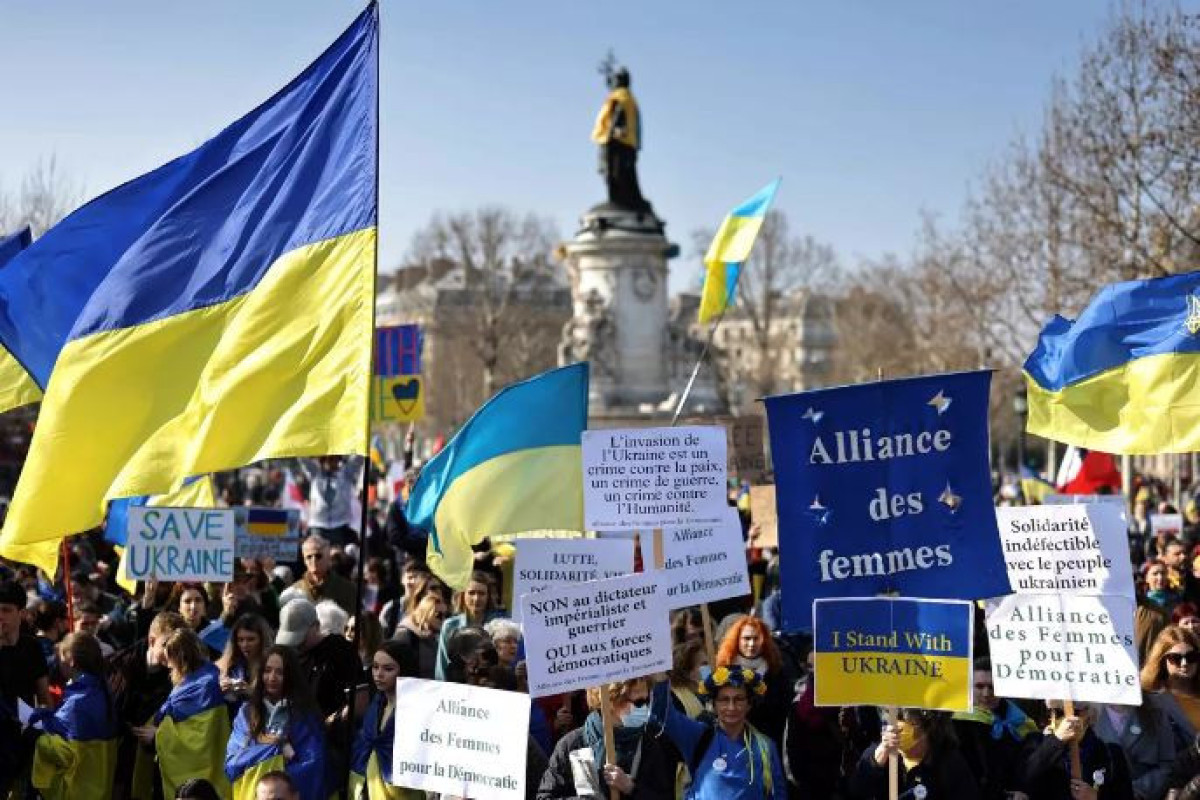 Fransada Ukraynaya dəstək aksiyası keçirilib