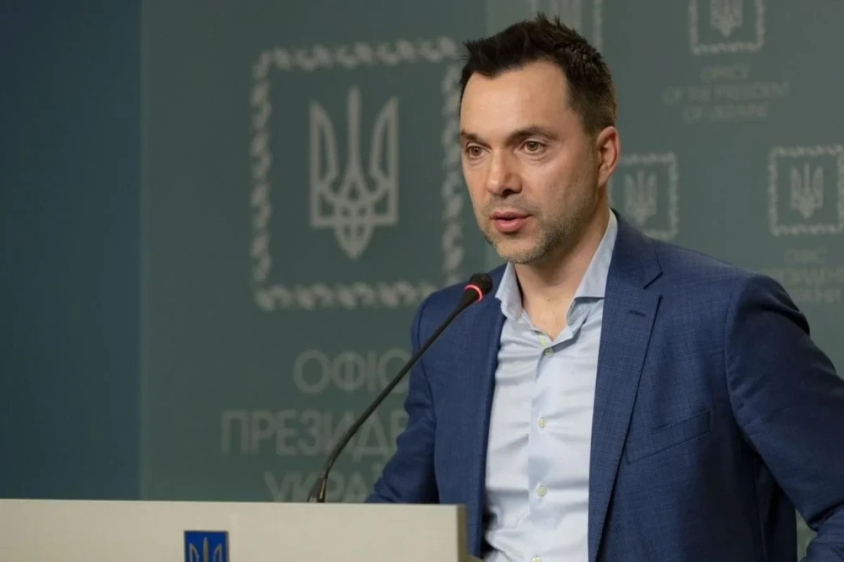 Arestoviç: "Kiyev, Xarkov və Odessa rus qoşunları tərəfindən tutulmayacaq"