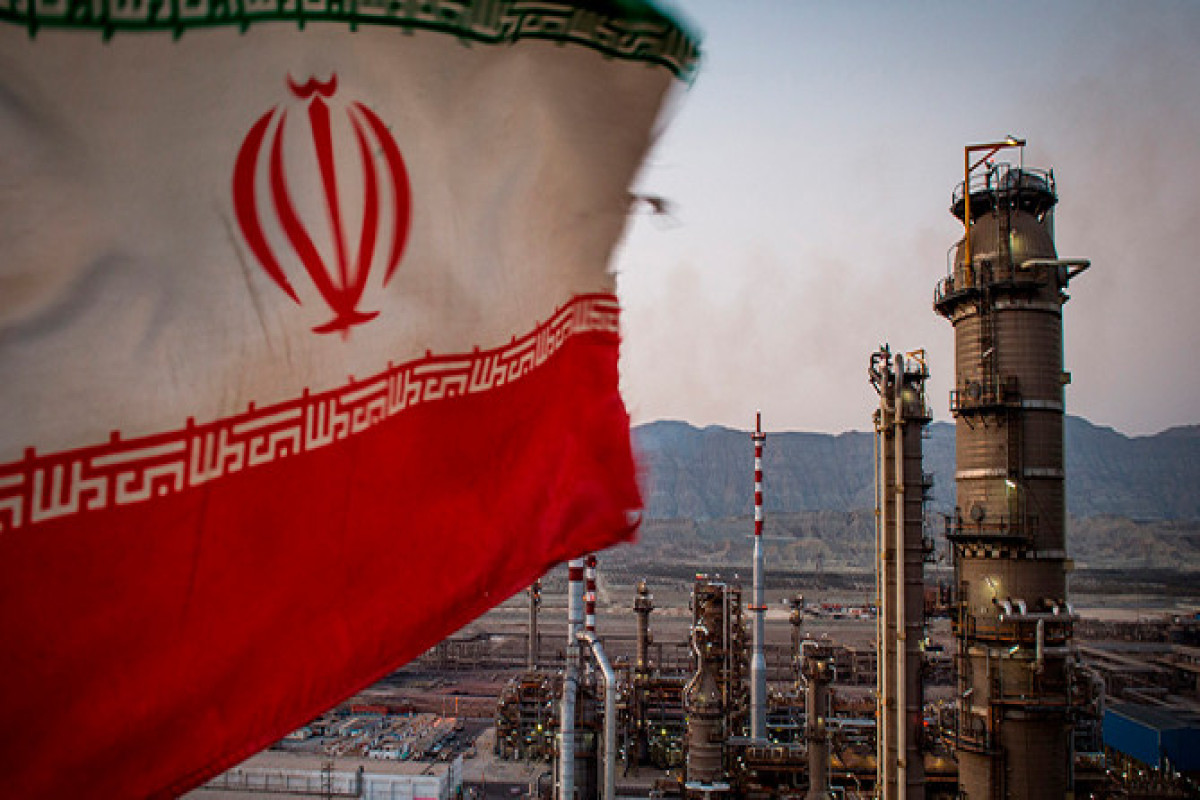 Министр нефти Ирана находится в Венесуэле для заключения сделок