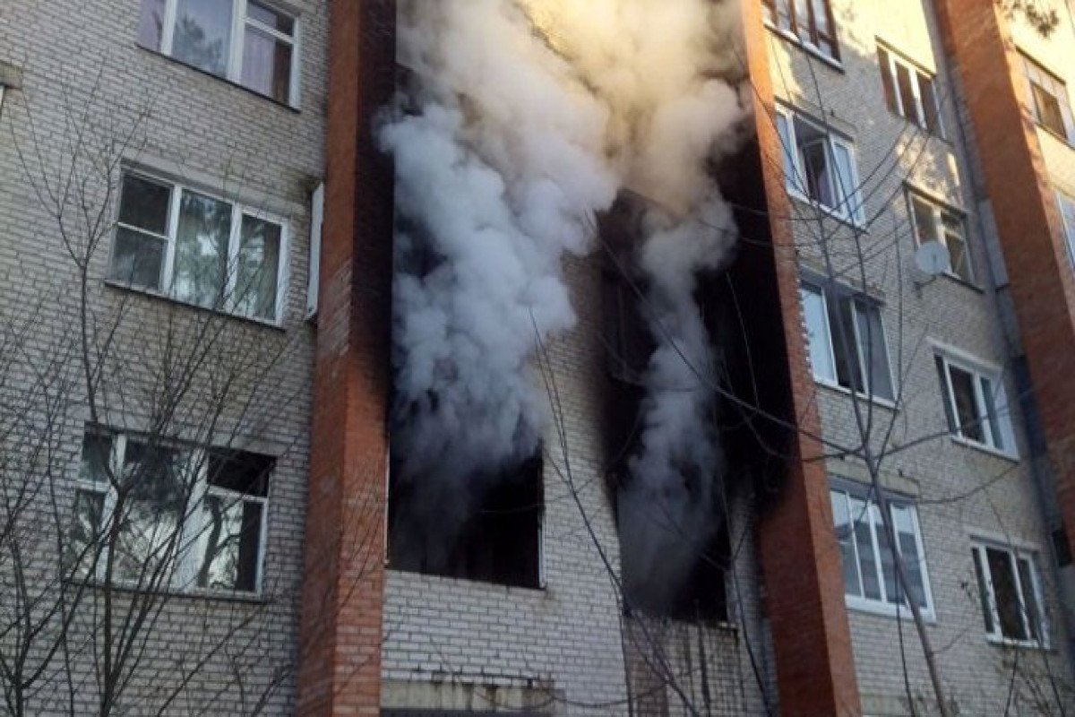 В России произошел сильный пожар в многоэтажном доме