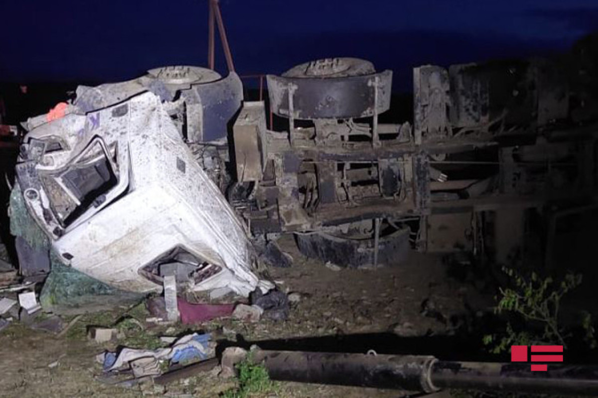 В Шамкире столкнулись два грузовика, есть погибшие-ФОТО -ОБНОВЛЕНО 