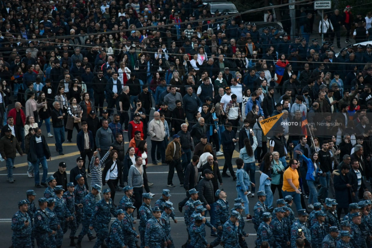 Оппозиция Армении предупредила силы безопасности