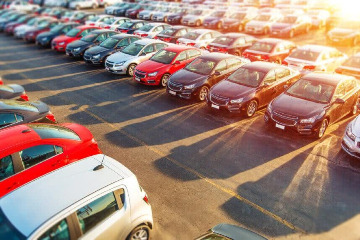 Продажи автомобилей в Европе упали до рекордно низкого уровня