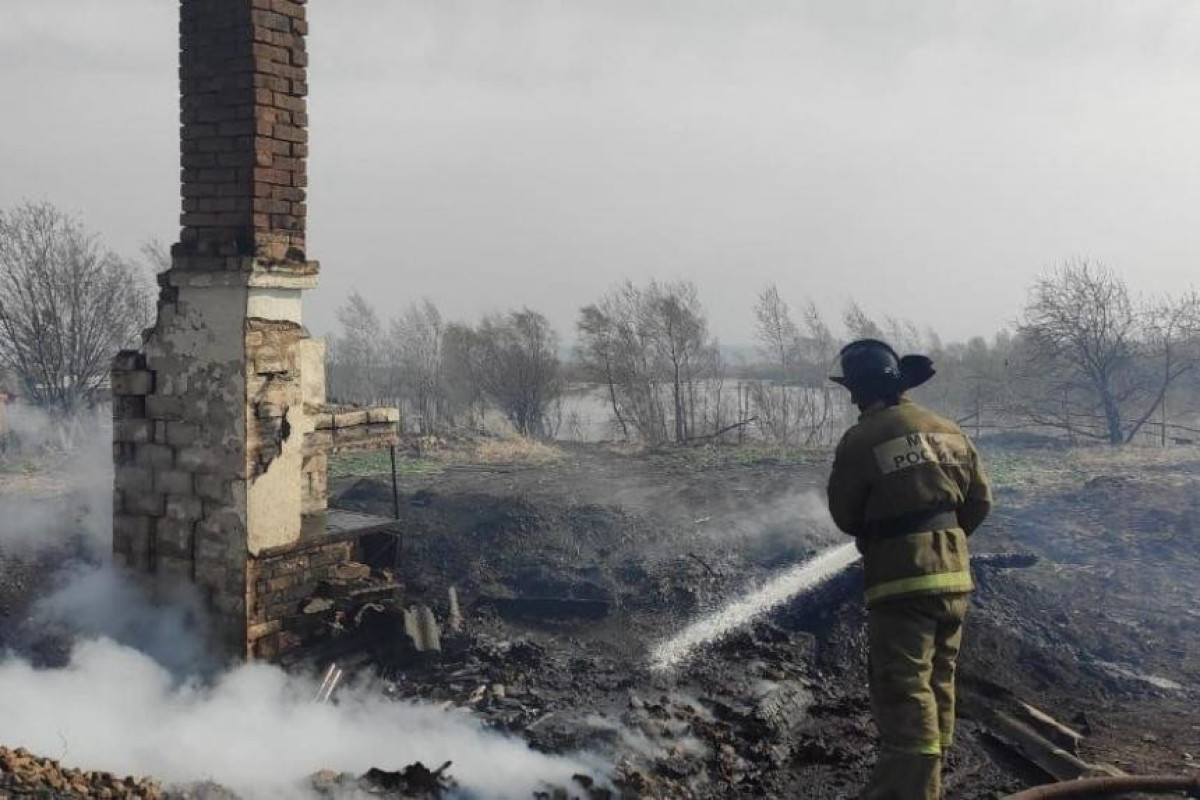 Fires kill at least 8 people in Siberia as high winds hamper rescue